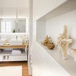 Cellini Vila *